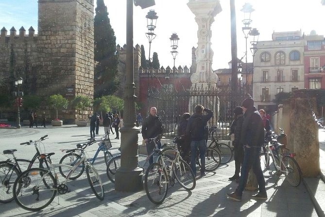 1 Day Bike Rental in Seville city - Included items vs. what you’ll need to bring
