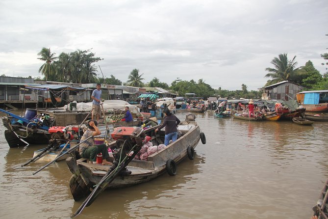 1-day Mekong Delta Tour: Cai Be Market, Local Island and Cycling - Boat Rides and Sampans: The Part That Makes the Delta Feel Different