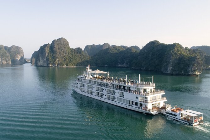 2-Day on 5-star Cruise, Lan Ha Bay | Kayak, Cycling, Live Music - Food on board: Michelin-star chef influence, plus vegetarian options