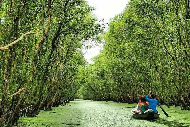 3 Days Cycling Mekong Delta - Guides and crew: the Loc and Nhan effect