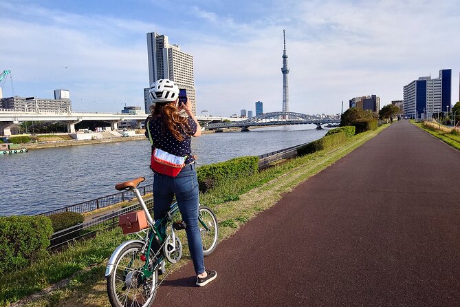 3-Hour Tokyo Private E-Bike Tour Starting from Your Hotel - Tokyo Tower photos without the usual scramble