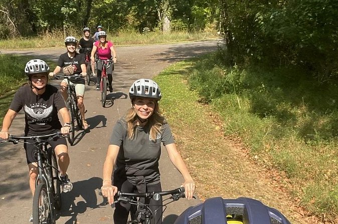 4 Hour 7-speed Bike Rental to Explore Nashville - Bike Comfort and Fit: Why the Giant Cypress Works for Visitors
