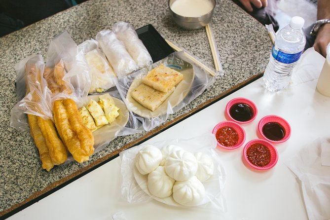 4-Hour Morning Cycling City Tour (incl. breakfast) - A Half-Day Taipei Orientation on Two Wheels