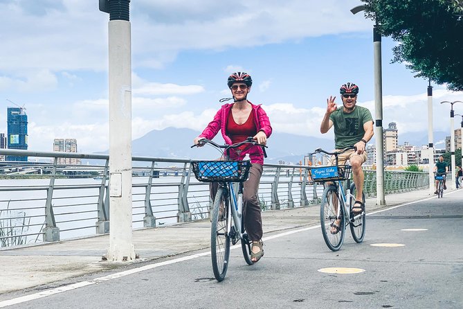 4-Hour Morning Cycling City Tour (incl. breakfast) - Breakfast at the Morning Market: Fuel and Local Taste