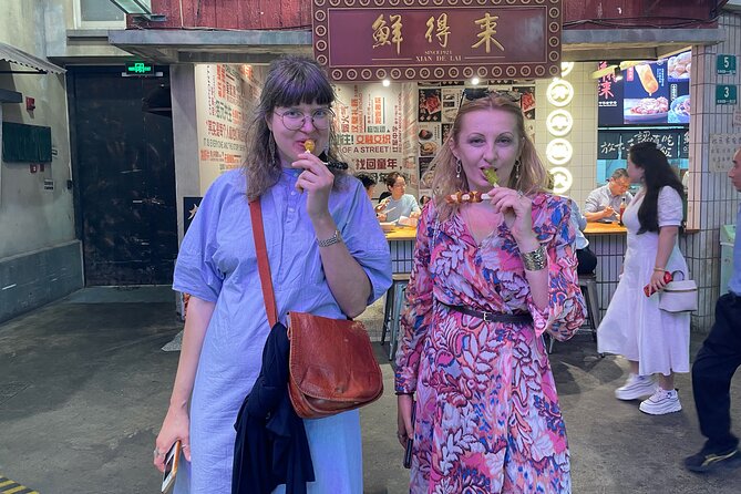 4-Hr Shanghai Tour: Food, Culture, Sightseeing, Cycling, Ferry - Meeting at Lujiazui and Getting Moving on Shared Bikes