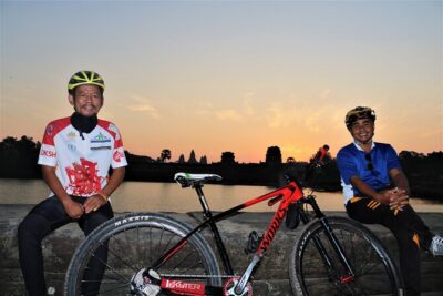 Angkor Sunrise Expedition Cycling Through Serene Backroads - Srah Srang breakfast break and easy riding setup