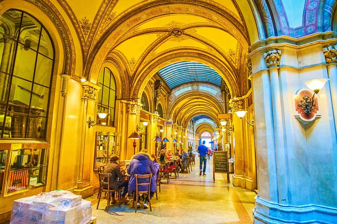Bicycle tour - Vienna Complete - Hofburg and Ringstraße: Seeing Vienna’s Power on Two Wheels