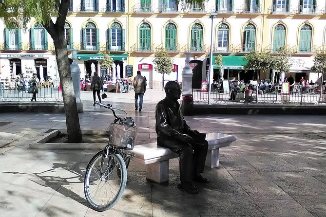 Bike Rental in Malaga - Stopping for real breaks: how to park and keep the day fun