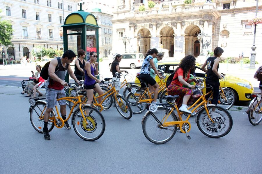 Budapest: Danube River Views Bike Ride - Meeting at Yellow Zebra: Getting Your Bike and Getting Rolling