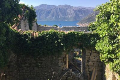Cycling and hiking short tour through the bay of Kotor - Getting started: pickup, bikes, and where the day begins