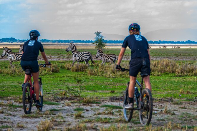 Cycling from Kilimanjaro to Ngorongoro Crater - The team factor: how Hilary and the support crew change the ride