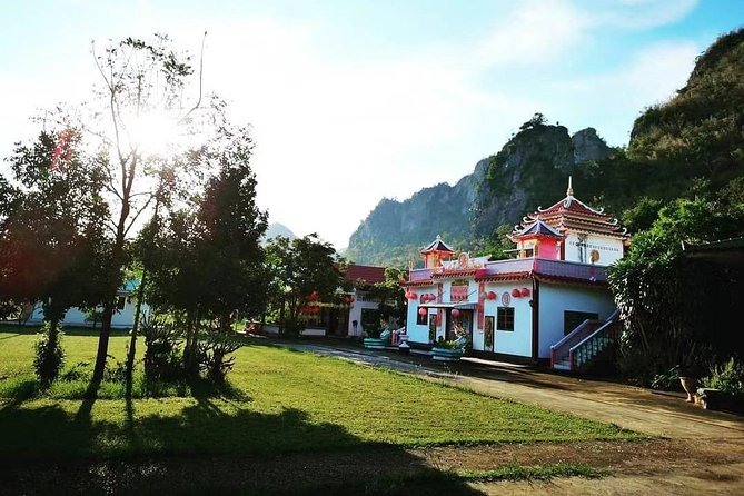 Cycling in rural Kanchanaburi area - Duration and distance: planning your day around 2 to 3 hours