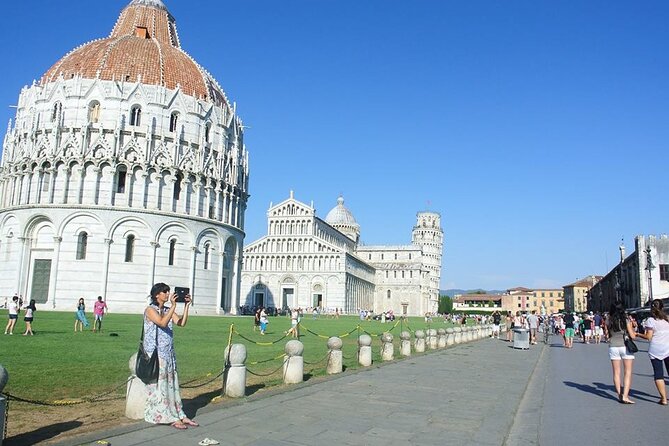 Cycling Pisa highlights & hidden treasures - half day tour - Borgo Stretto, Garibaldi Square, and the Galileo thread