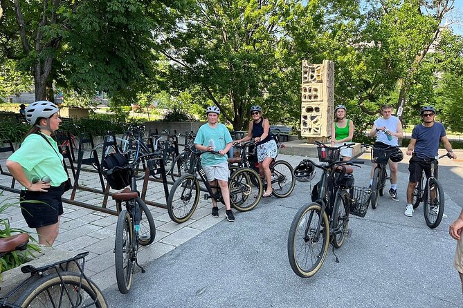 Daily Montreal Bike Rental- Be your own guide in Montreal - Choosing the Right Bike: Height Sizing and Road vs E-bike