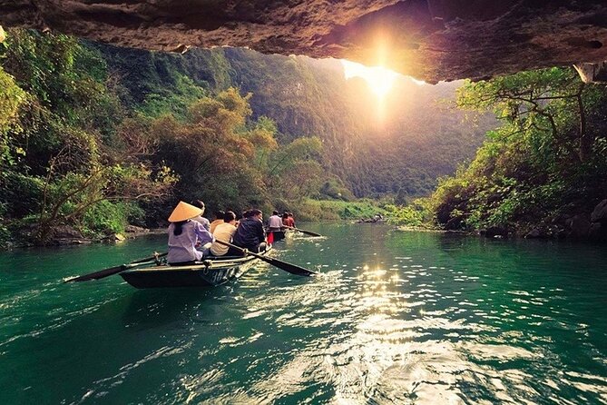 Discover Trang An Natural World Heritage, Bich Dong Pagoda, Cycling Day Tour - Lunch in Ninh Binh: A Practical Break Before the Boat Ride