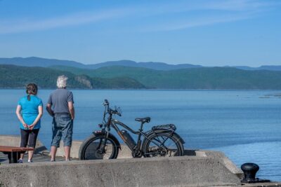 E-bike Rental - 3 hour along the shoreline Bike Path - Starting at 900 Rue Mars in La Baie: quick pickup, close to the port