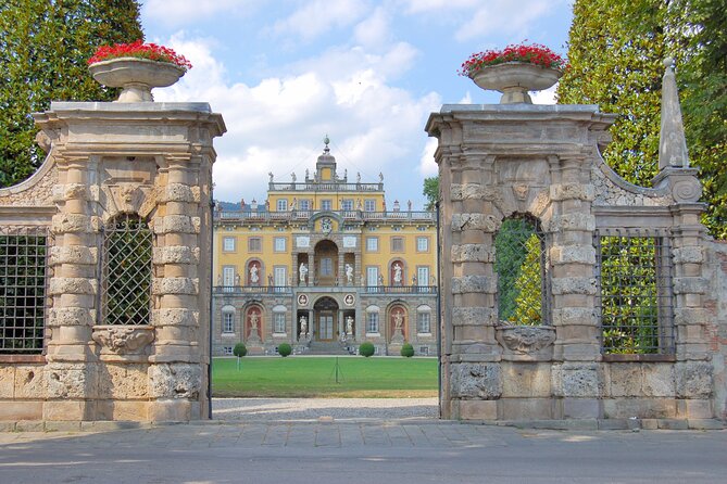 E-Bike Rental in Lucca - Meet at Piazzale B. Ricasoli and ride your own Lucca day