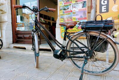 E-Bike Rental in Lucca - E-city vs E-trekking: sizing rules that matter before you roll out
