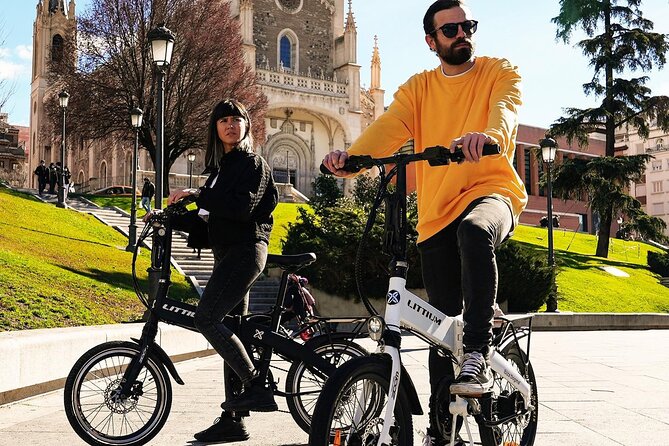 E-Bike Rental in Madrid - Starting Point on C. de San Bartolomé: quick setup, then go