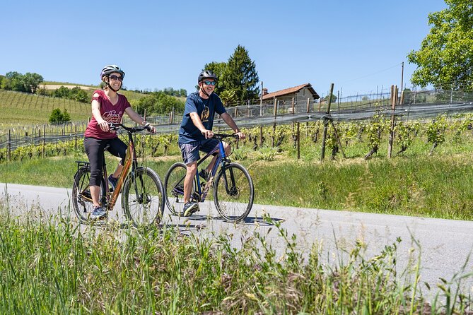 E-bike rental in the Langhe: Landscapes, wines, and cuisine. - Turning the ride into meals and wine (without forcing it)