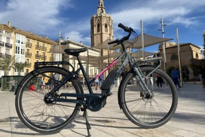 e-Bike Rental in Valencia - Picking up your bike: three stores and a smart first step