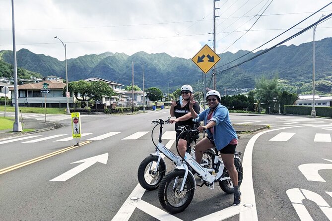 Electric Bike Ride & Manoa Falls Hike Tour - Stop 1 in Motion: The Waikiki Riding Portion (What It Really Gives You)