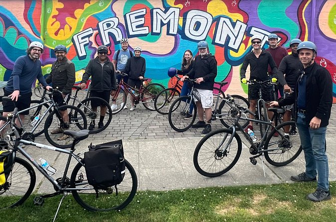 Emerald City Bicycle Tour - Fremont to Ballard: cruising like a local, then watching the locks