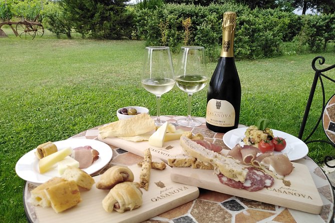 Enjoy a Wine Tasting after a cycling excursion in the magic of Tuscany - Bikes, effort level, and the e-bike option (€20)
