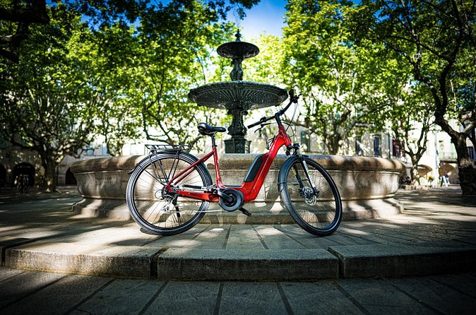 Full day E-Bike rental in the Alpilles - A Midday Pause That Makes the Whole Ride Better (Maussane and Eygalières)
