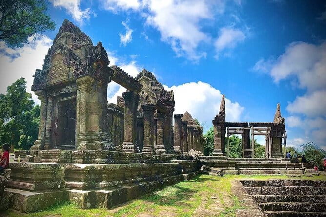 Full-Day Guided Bicycle Tour in Angkor Wat Temple - Stop 2: Angkor Thom walls, Bayon smiles, and the Terrace circuit