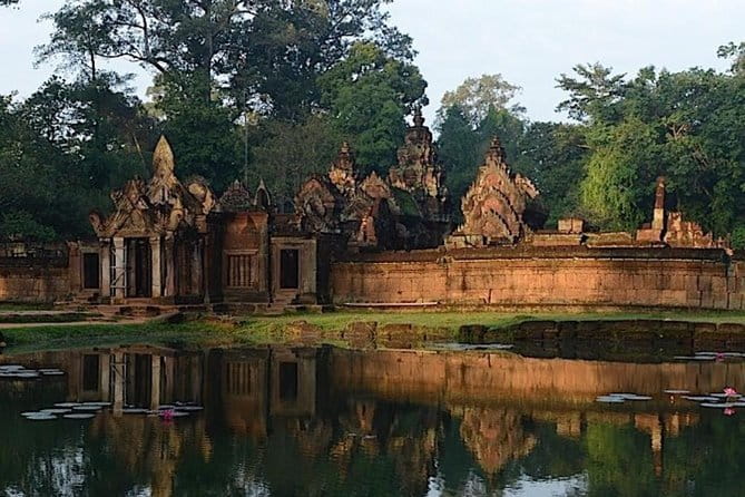 Full-Day Guided Bicycle Tour in Angkor Wat Temple - Stop 3: Angkor Wat in the afternoon—history, architecture, and real size