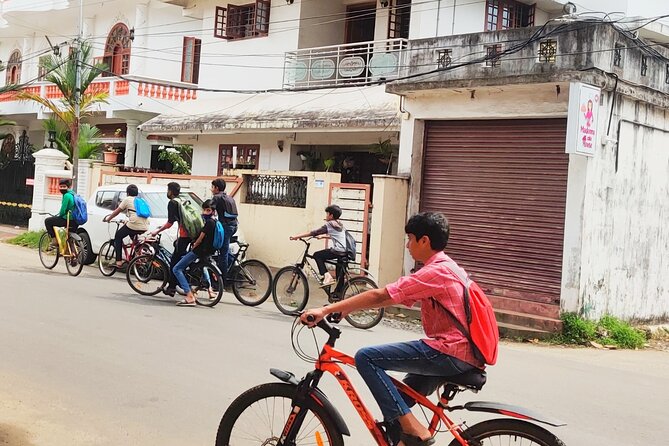 Good Morning Kochi Bicycle Tour - Cherlai in Mattancherry: markets and lanes with a free stop rhythm