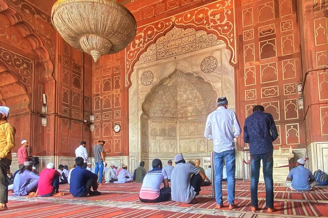 Half-Day Premium Classic Old Delhi Cycling Tour - Unity in Diversity - Getting started at Red Fort parking (6:30 AM, not optional)