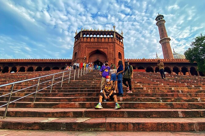 Half-Day Premium Classic Old Delhi Cycling Tour - Unity in Diversity - Jama Masjid: Mughal scale, included entry, and the 45-minute focus