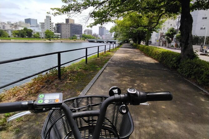 Hiroshima Scenic Cycling Guided Tour - Stop 2: Hiroshima Castle grounds, moat photos, and the big temple focus