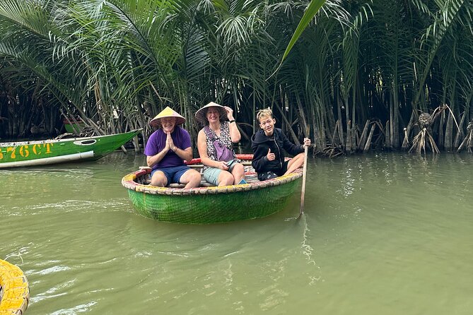 Hoi An countryside cycling Tour,Basket Boat-organic farming-lunch - Getting picked up and staying comfortable on the bike