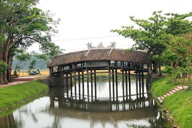 Hue Cycling Tour To Thanh Toan Bridge - Duck Farm Stop: Watching Village Work Without the Museum Lens