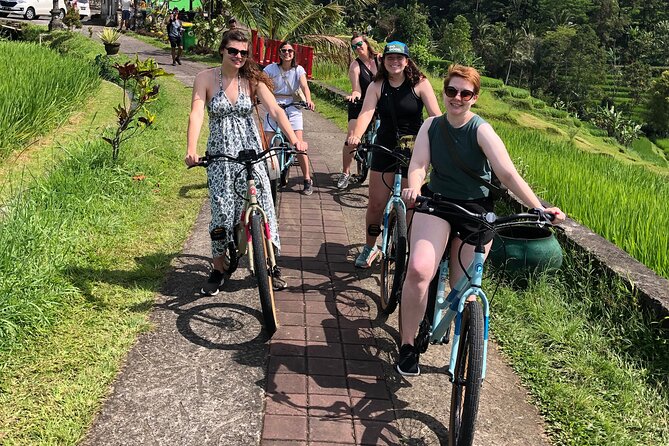Jatiluwih E-bikes Tour Cycling Group - Iron Necklace Temple to lunch: the boogie ride and the Gong Jatiluwih stop