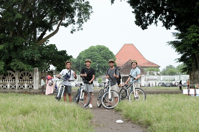 Jogja Hidden Gems - Cycling Tour - Neighborhood Streets, Urban Life Encounters, and Small Hidden Corners