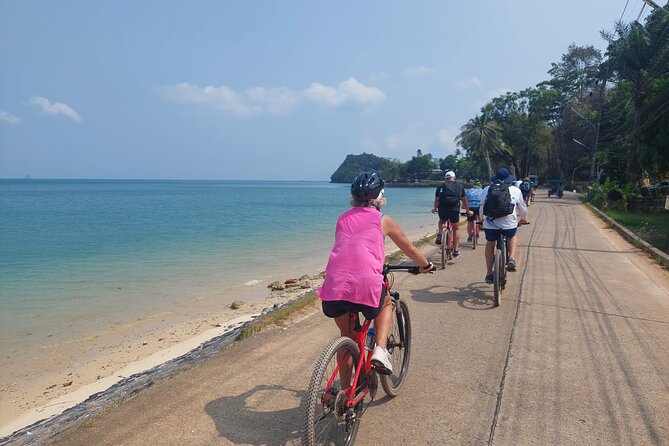Koh Yao Noi Cycling and Beach - Pasai Beach photo stop: Quick wow factor before heading back