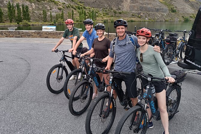 Lake Dunstan Cycleway Bike Rental With Return Luxury Shuttle - Stops you’ll actually want to use: Carrick Winery, Afloat, and Clyde