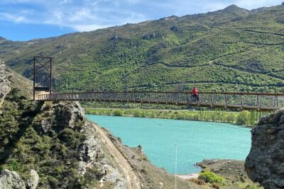 Lake Dunstan Discovery Day Tour by eBike with Shuttle - The shuttle to Clyde: less hassle, better pacing