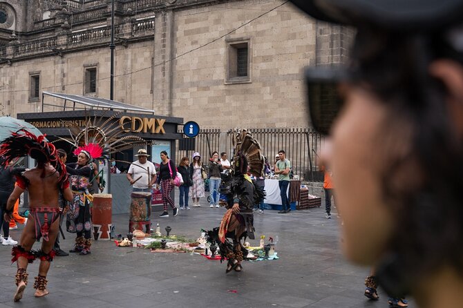 Mexico City Bike Rental - Angel of Independence Area - Your route is the product: aiming for El Zócalo at your pace