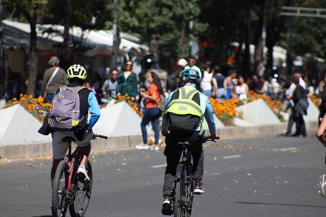 Mexico City Bike Rental - Angel of Independence Area - Where you meet and how the pickup feels