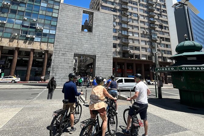 Montevideo Electric Bicycle Tour - Old City highlights: Plaza Independencia, Salvo Palace, and Plaza Matriz