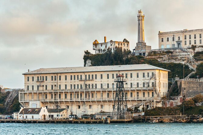 Official Alcatraz Tour and Golden Gate Bridge Bike Ride - Pier 33 Noon Start: The Day’s Simple Launch Point