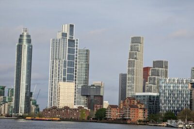 Private E-Bike Cycling Tour Destination London - Kia Oval and the U.S. Embassy area: sports fans and design details