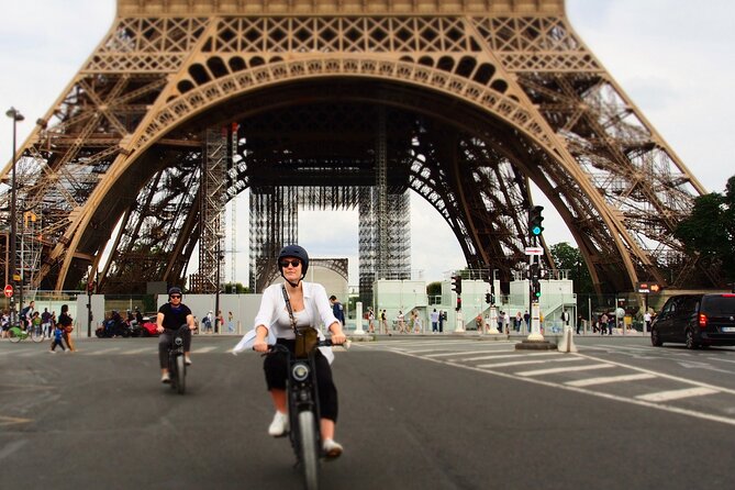 Private Paris electric bike ride with video - Stop 1: Notre-Dame area (passage devant) and the value of starting there