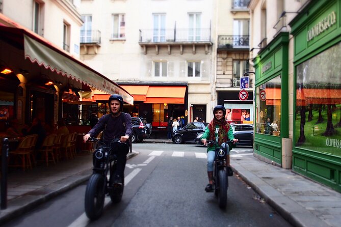 Private Paris electric bike ride with video - Stop 3: Invalides pass-by with free ticket noted