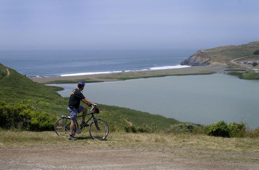 San Francisco: Explore at Your Own Pace All Day Bike Rental - North Beach and the Presidio: where the ride starts to feel local